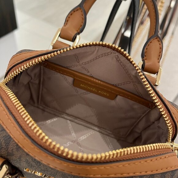 *Original Packing* Bedford Legacy Extra-Small Brown/Acorn Duffel Crossbody - Picture 9 of 17
